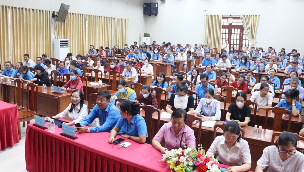 Liên đoàn Lao động TP.Bến Cát tổ chức Hội nghị triển khai ứng dụng trí tuệ nhân tạo (AI) vào công tác tuyên truyền 2 bc 2